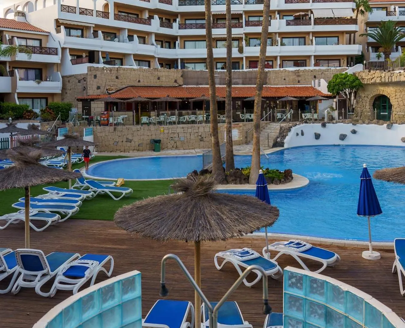 Forest Flat - Big Heated Pool, Terrace, Tv Channels, Golf Courses